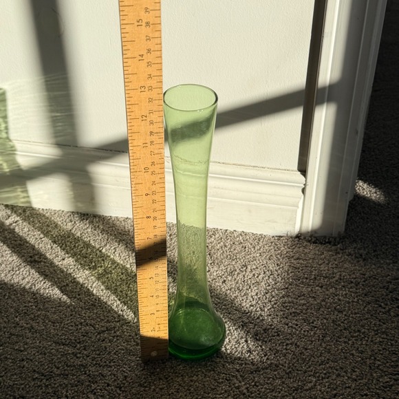 Vintage Green Glass Bud Vase Tapered Stretch Mid Century Modern Style 12.5 inch - Picture 2 of 4